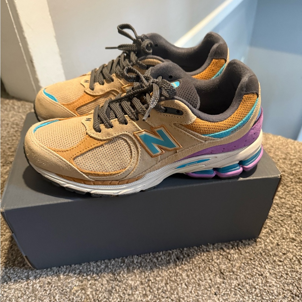 New Balance 2002R